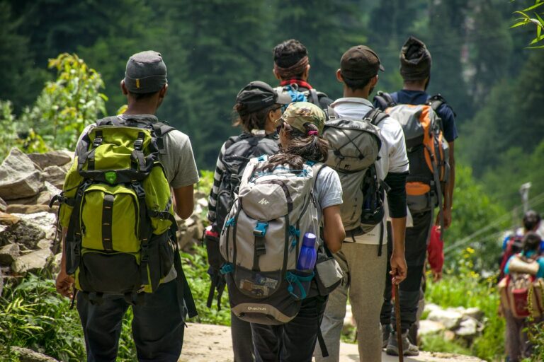 Read more about the article Choosing the Right Hiking Backpack: A Buyer’s Guide