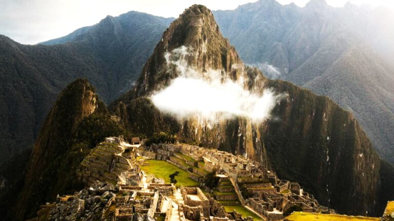 Read more about the article Hiking the Inca Trail: Ancient Paths and Mysteries